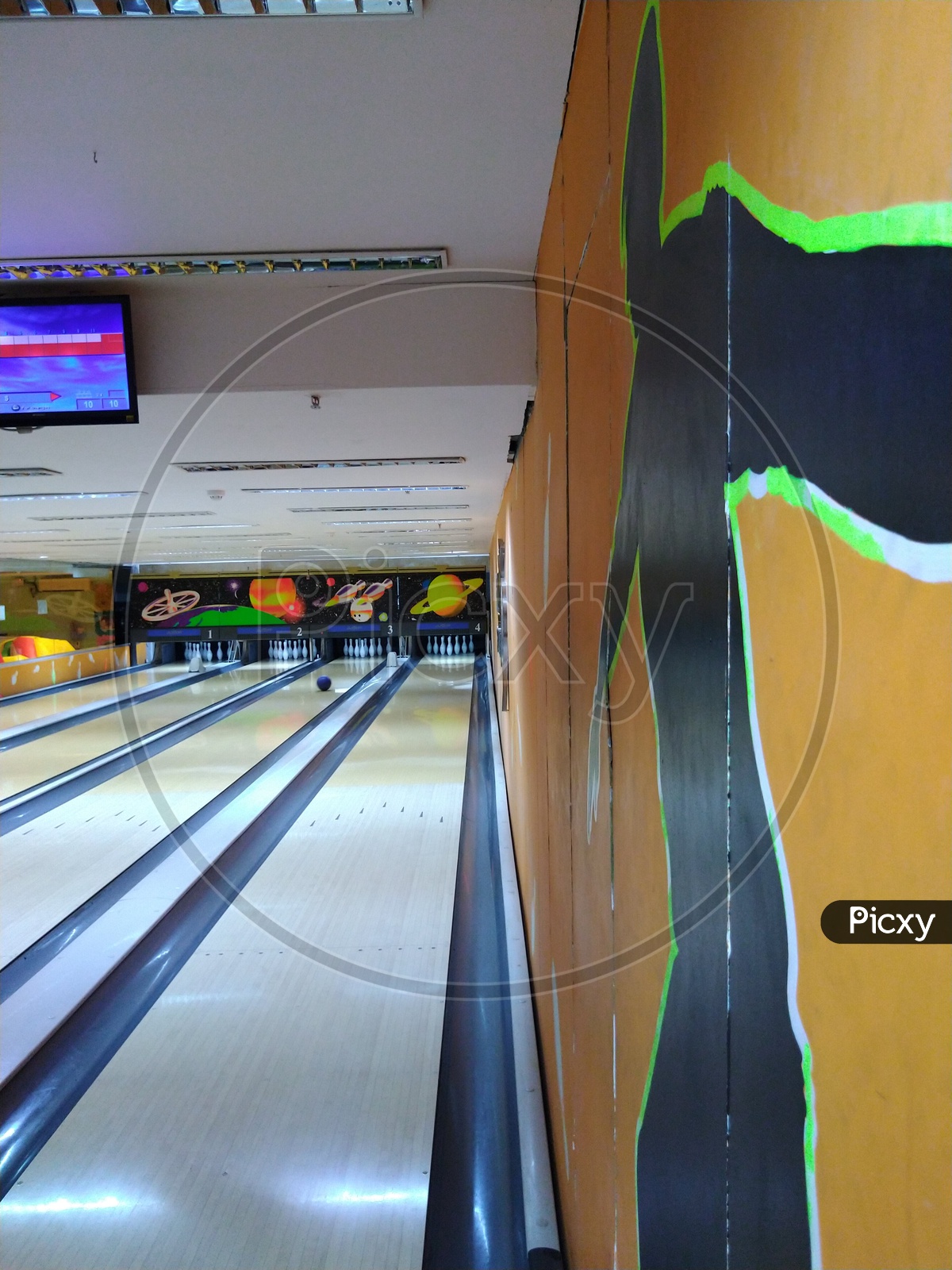Splitz & Strikezz Bowling Alley