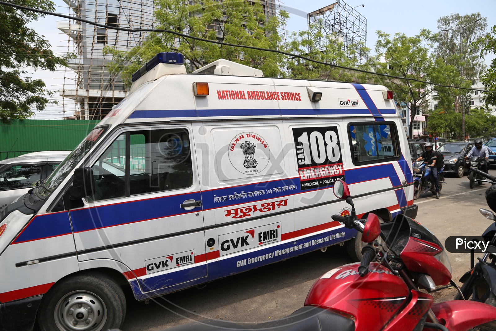 image-of-108-ambulance-on-roads-ye282166-picxy