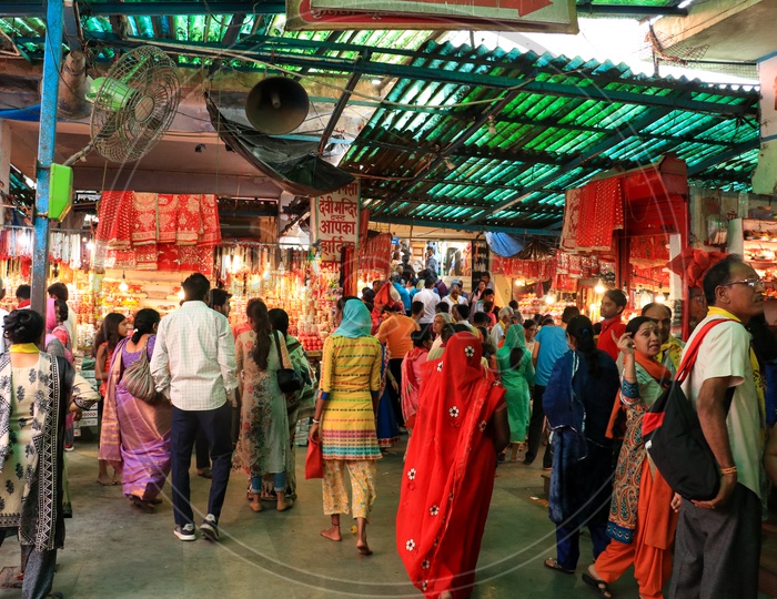 Devotees near Manasa Devi temple