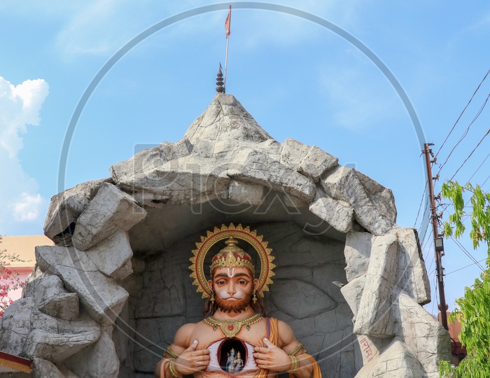 Lord Hanuman statue in Rishikesh
