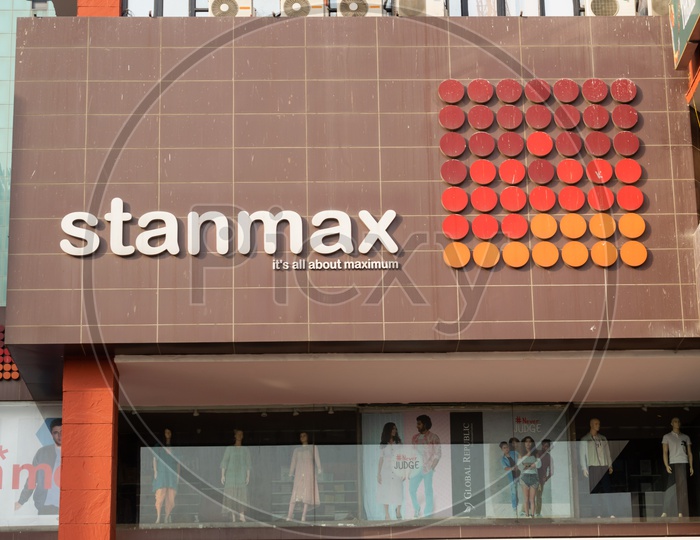 Stanmax Retail Outlets at Netaji Subhash Place, Pitampura, New Delhi