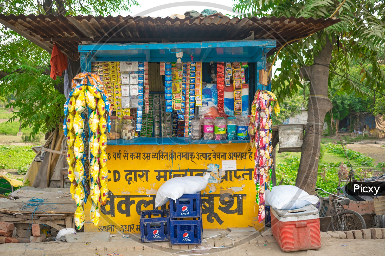 Image of Roadside shop-DG672889-Picxy