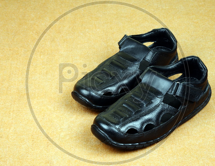 Comfortable ,stylish and modern Black leather sandals for men