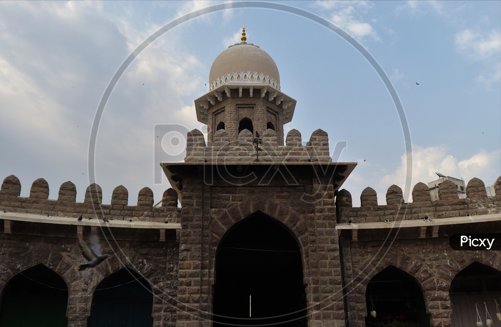 Architecture Of Minar Or Dome Shaped Hover Pillar At Mozamjahi Market