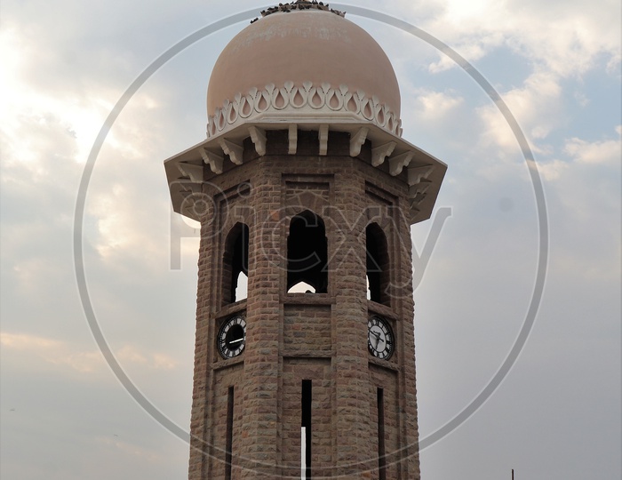 Minar Or Dome Shaped  Hover Pillar  At Mazamjahi Market