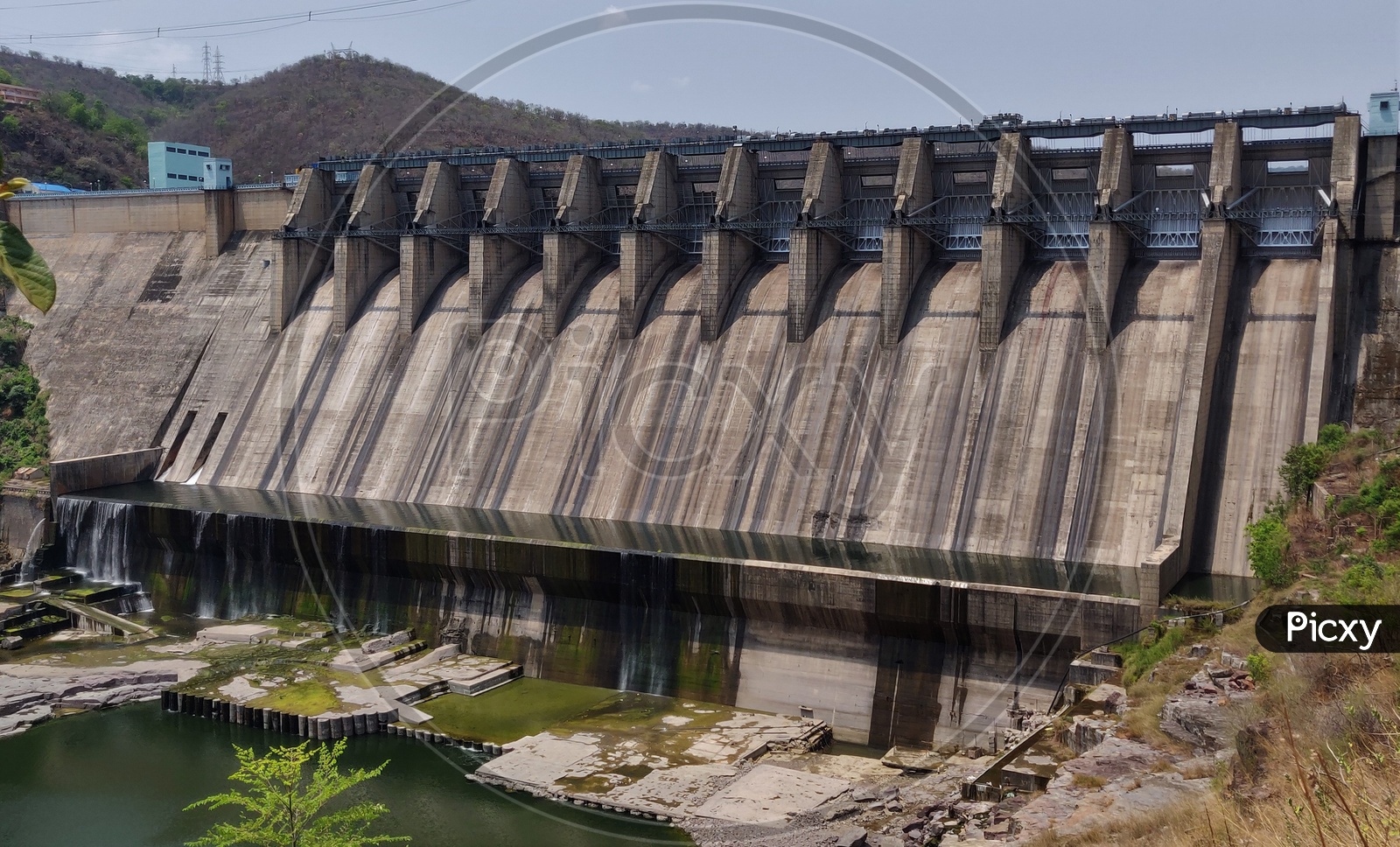 Srisailam Dam   or  Reservoir Dam With Gates Closed