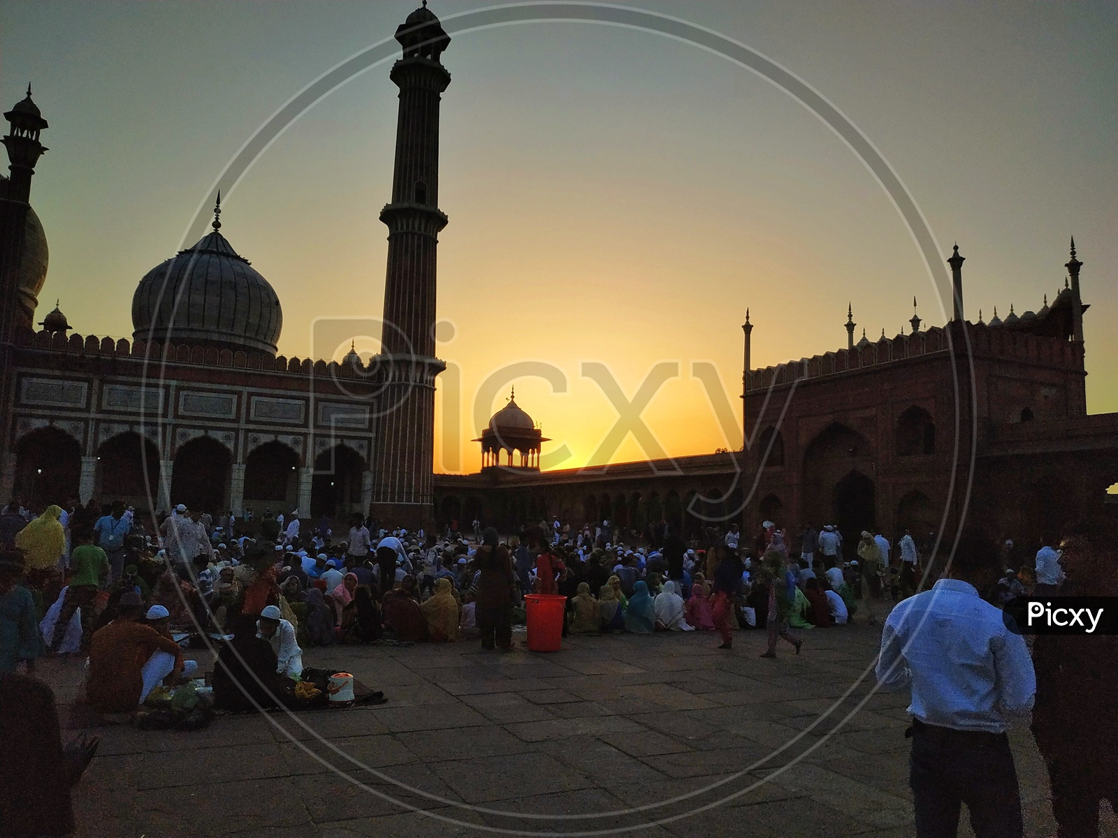Sunset at Jama Masjid during Ramadan