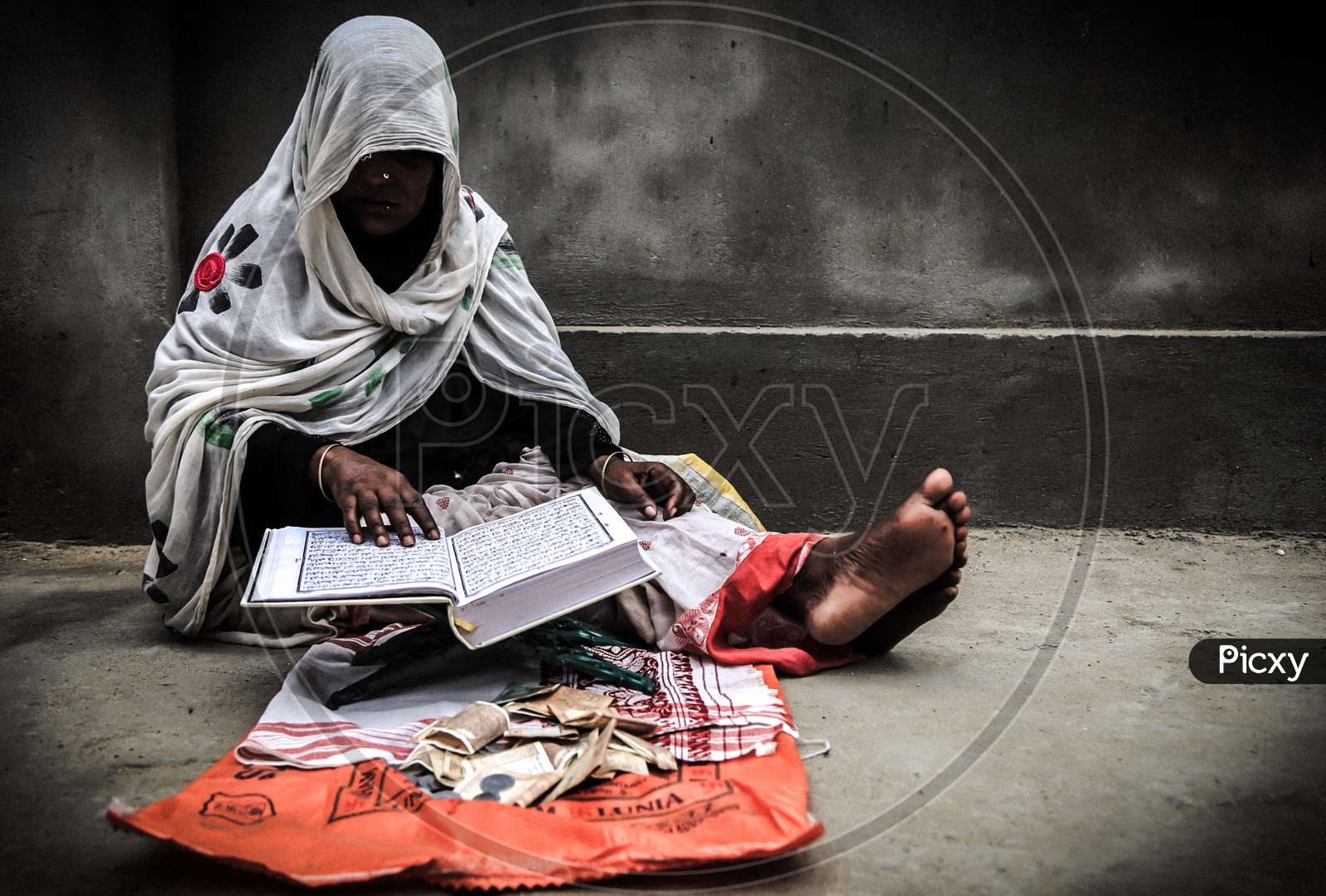 A women reading namaz