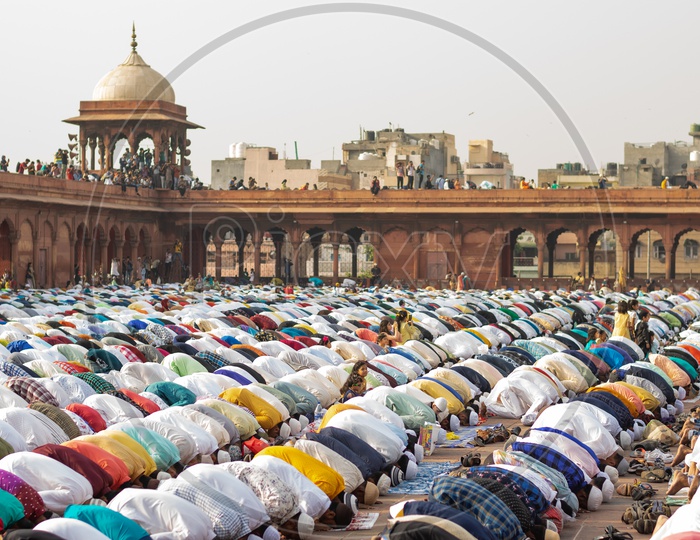 Men Praying Namaz on the day of Eid-ul-Fitr (End of the holy month of Ramadan) at Jama Masjid, Delhi