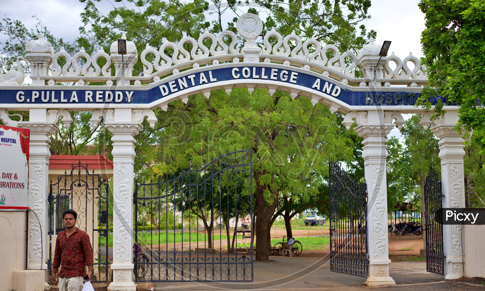 G Pullareddy dental college and hospital.