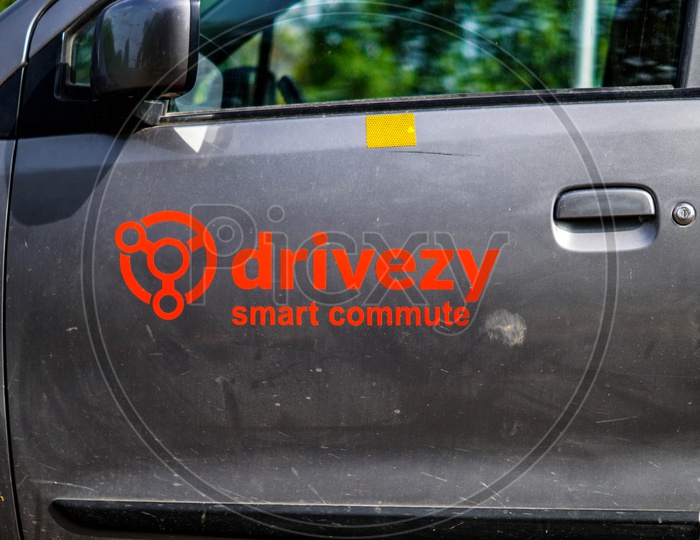 Drivezy logo