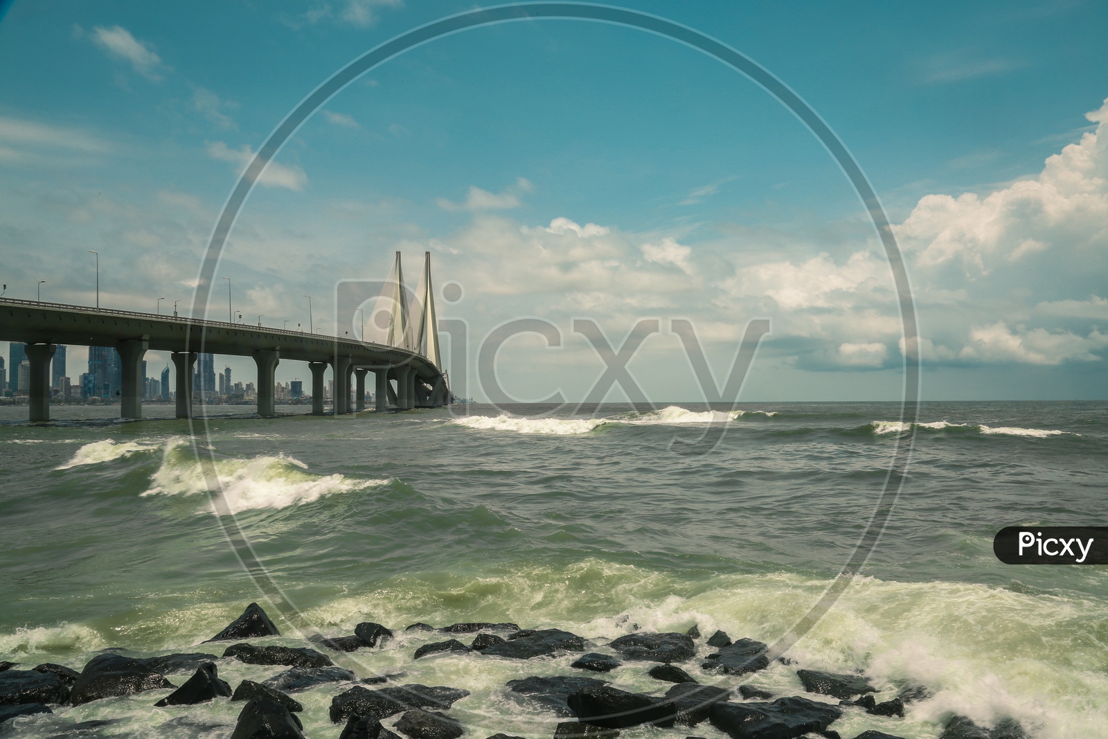 Bandra Worli Sea Link Or Cable Suspended Bridge With Pre Stressed Concrete - Steel Viaducts  Over Arabian Sea in Munbai  Connection Bandra And Worli