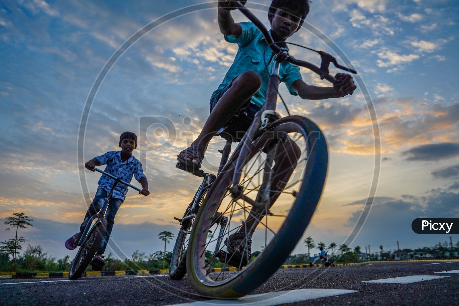 Bike photography poses for men | Bike photoshoot, Bike photography, Biker  logo design