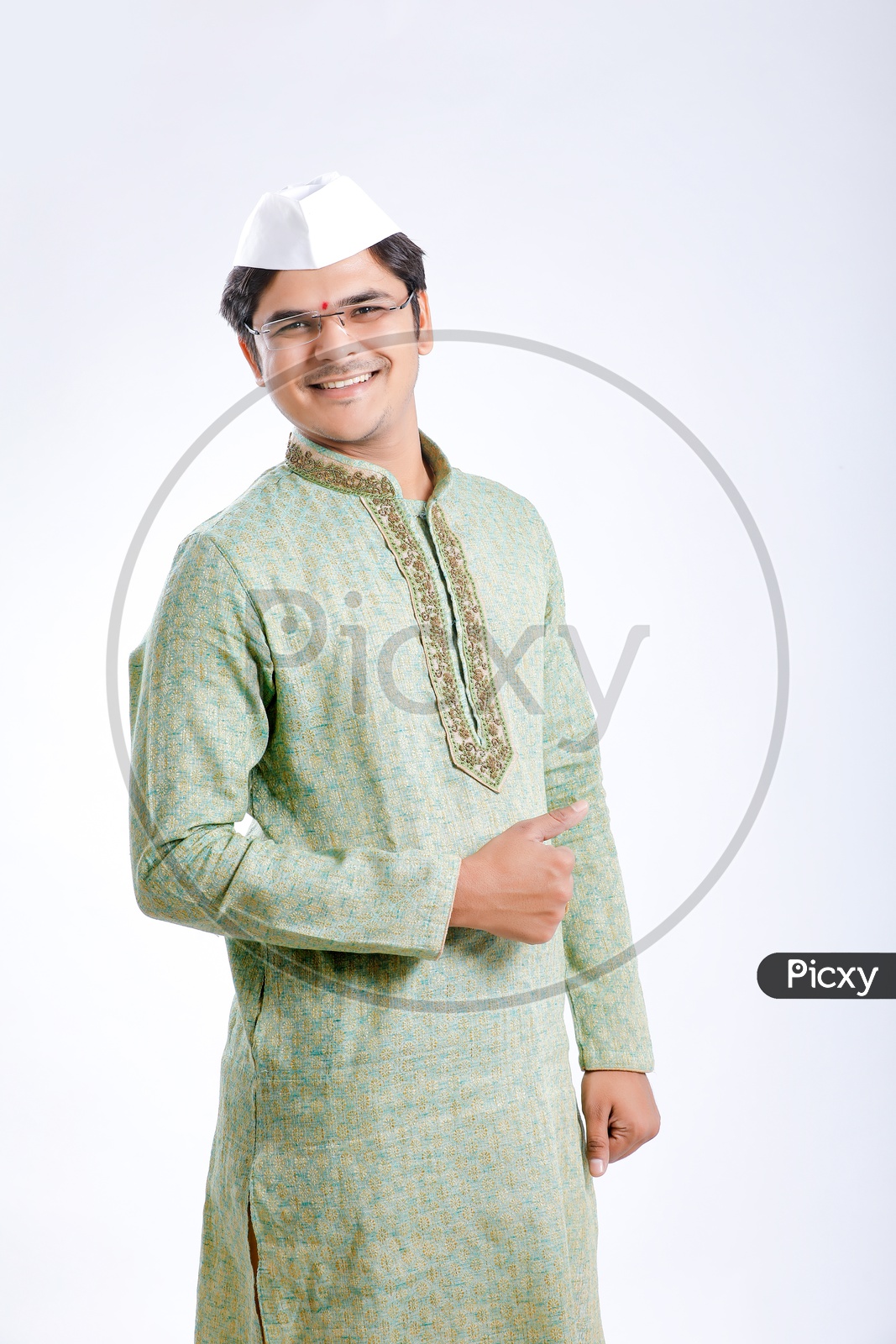 Handsome boy in Indian traditional attire posing for camera, Pune,  Maharashtra Stock Photo - Alamy