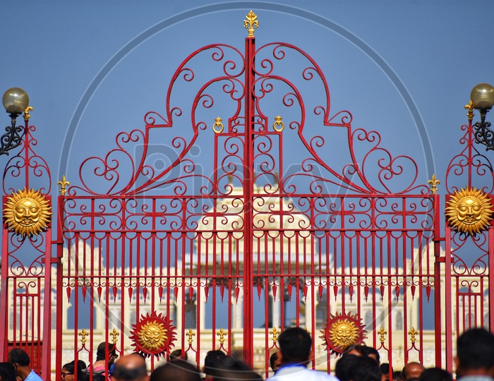 An entrance gate to the Royal Palace.
