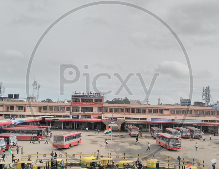 Majestic bus stand