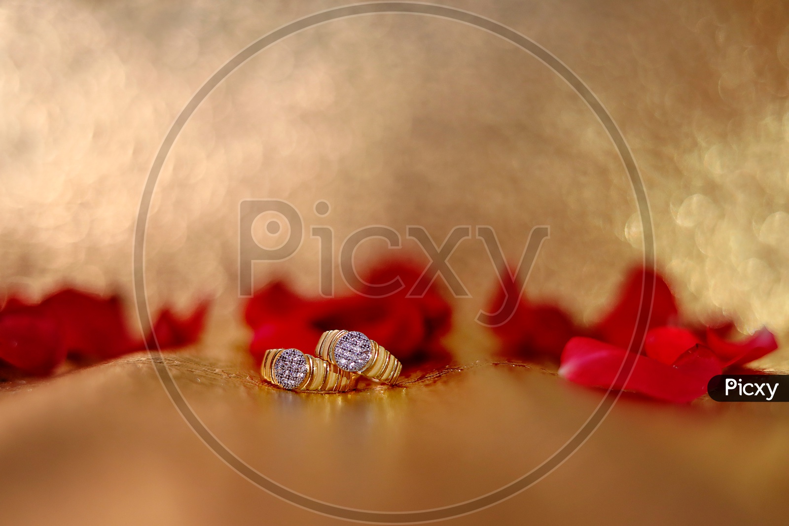 Amazon.com: Dsnyu 18K Gold Diamond Ring, Wedding Band for Women White Gold  Round Shape Diamond Lock and Key for Party Size 4: Clothing, Shoes & Jewelry