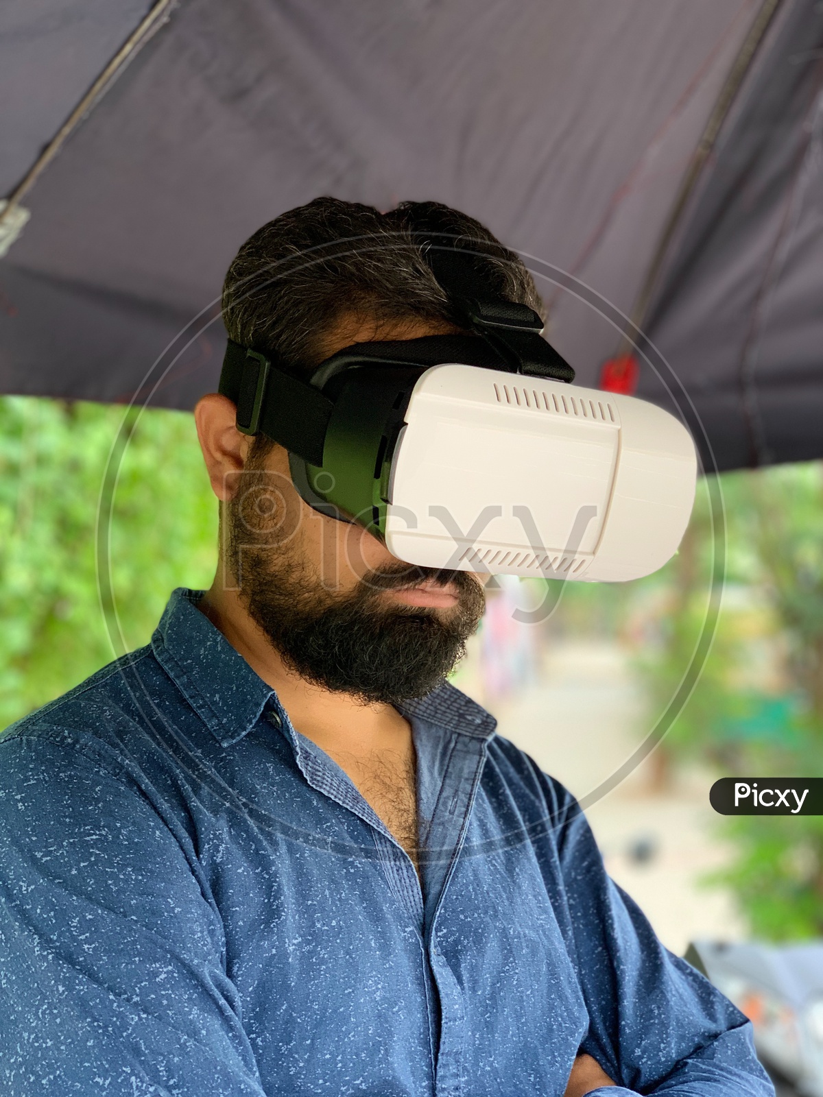Man using virtual reality box