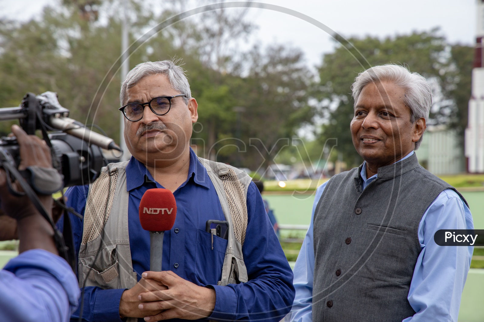 NDTV Journalist Pallava Bagla  Reporting News  Of  Chandrayaan 2 Launch  From SHAR