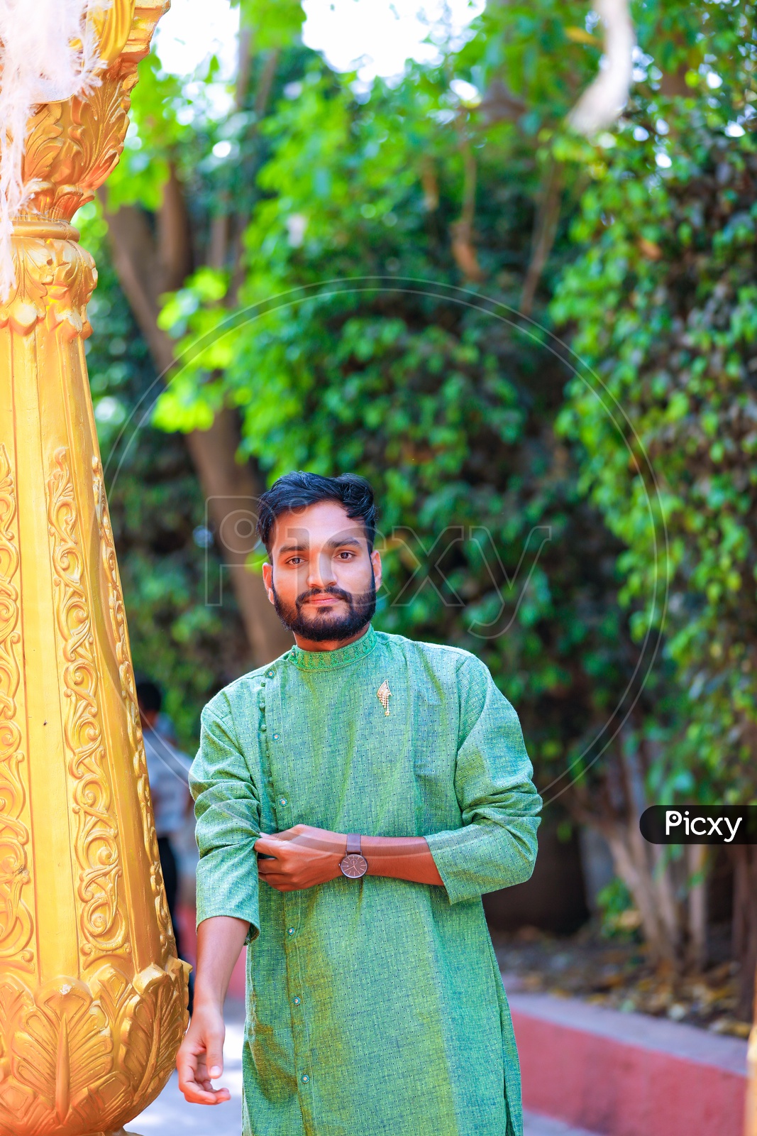 Men's fashion: Indian wedding wear. Wearing: Manyavar #manyavar  #mensfashion #indianmen #indiangroom #beard #be… | Groom photoshoot, Groom  dress, Trending dresses