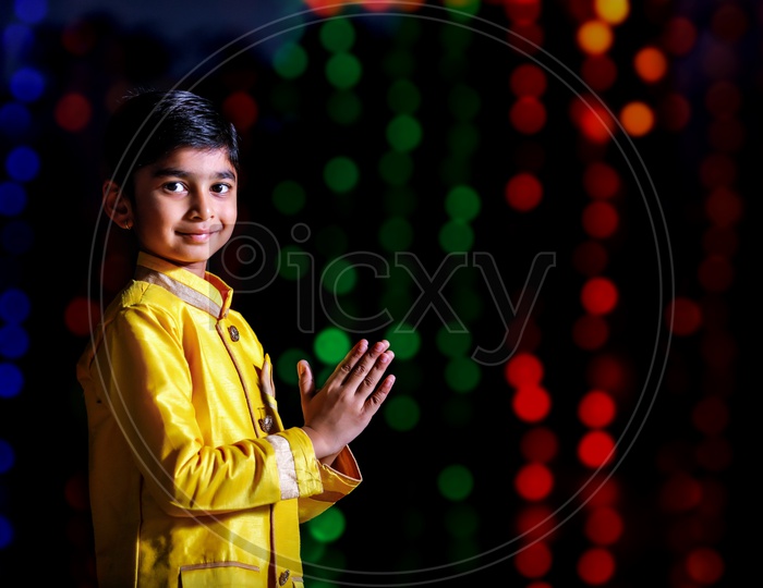 A picture of a young couple celebrating diwali with great joy, ai  generative 31610647 Stock Photo at Vecteezy