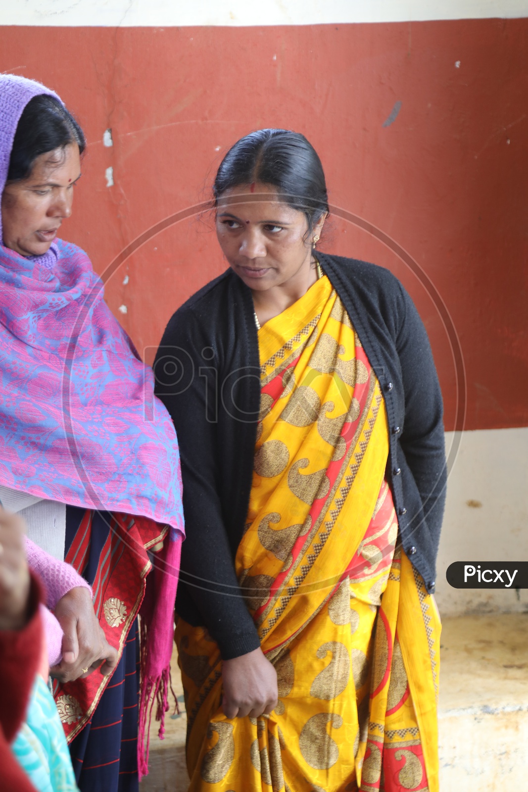 Image of Woman Wearing Sweaters And Shawls in Hill Stations LX439593 Picxy