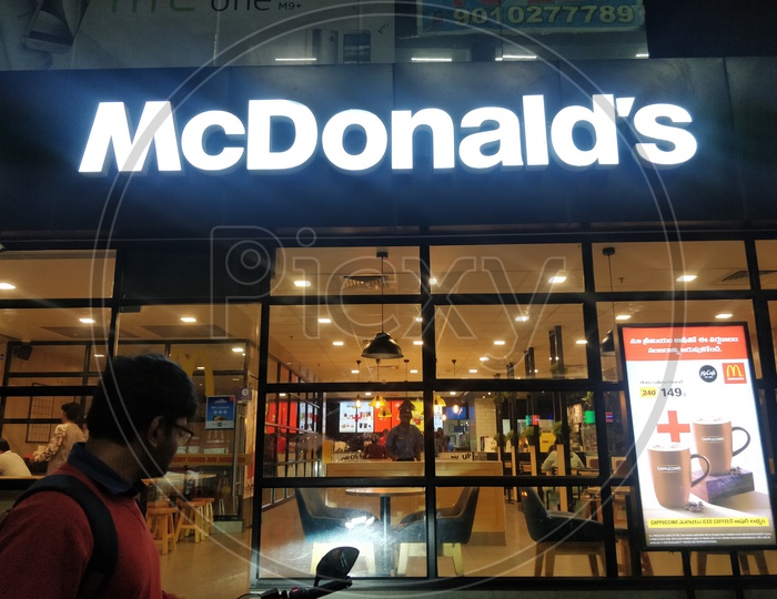 McDonald's store logo