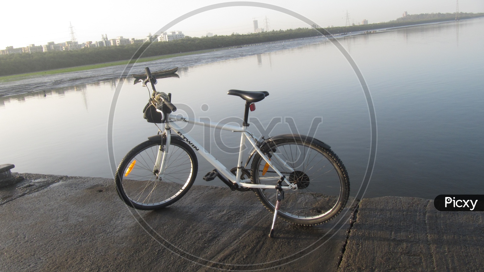 River reflection and Cycle