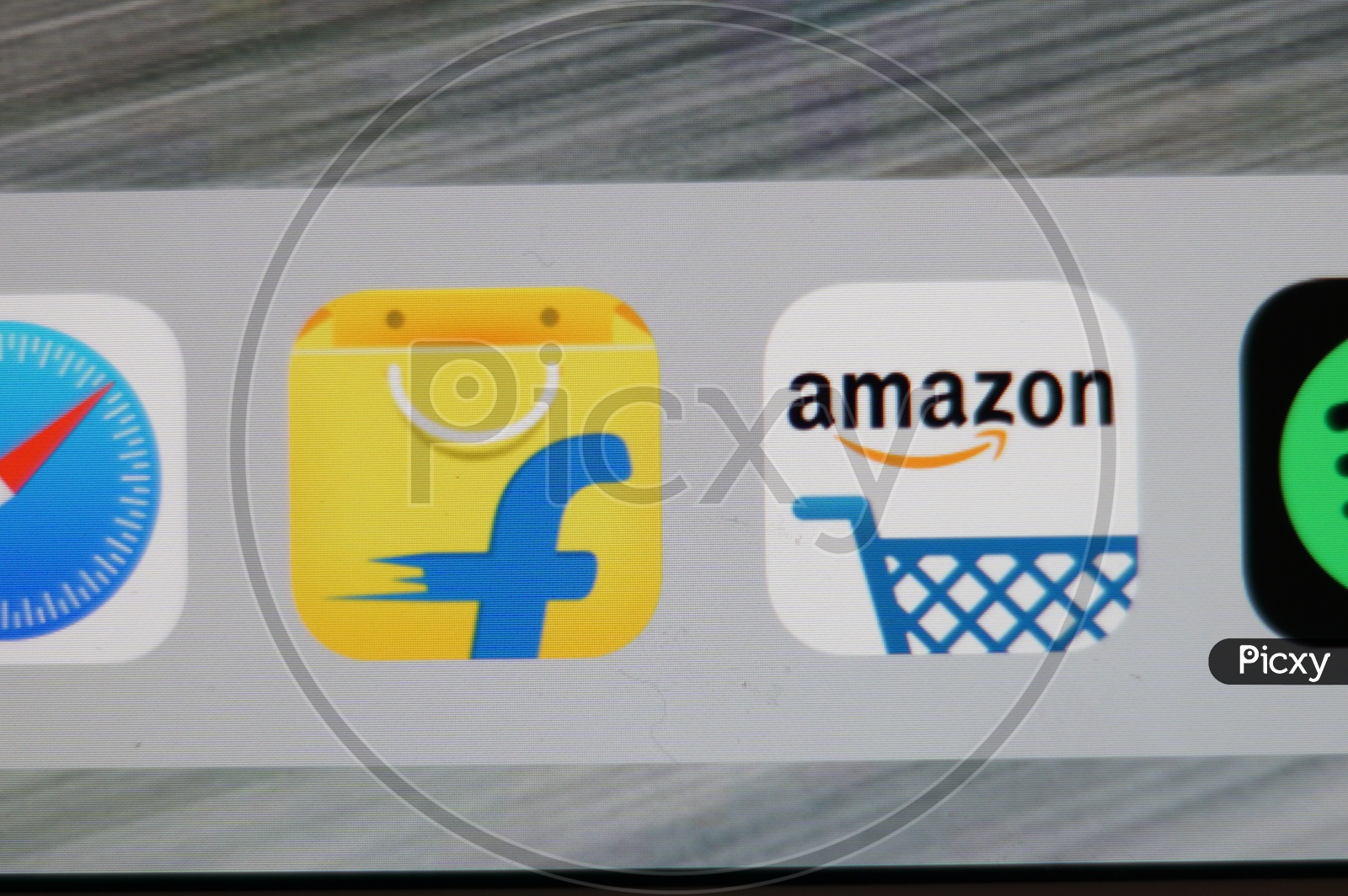 Flipkart Amazon application icons