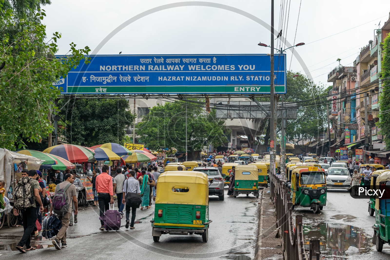 Entry at Hazrat Nizamuddin railway station, Delhi