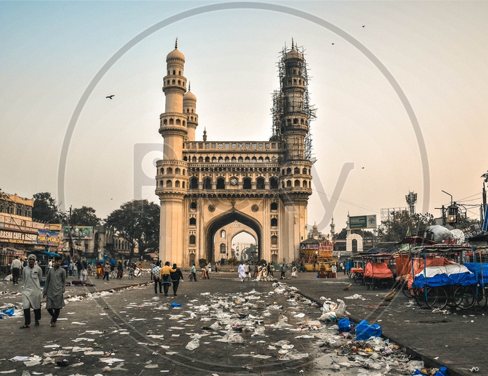 Trash on road opposite to Charminar