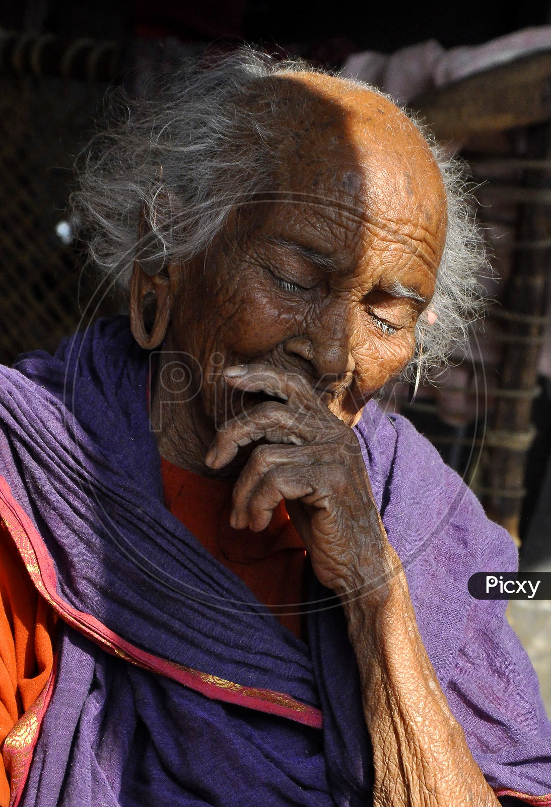 The old woman of Mathura tribe