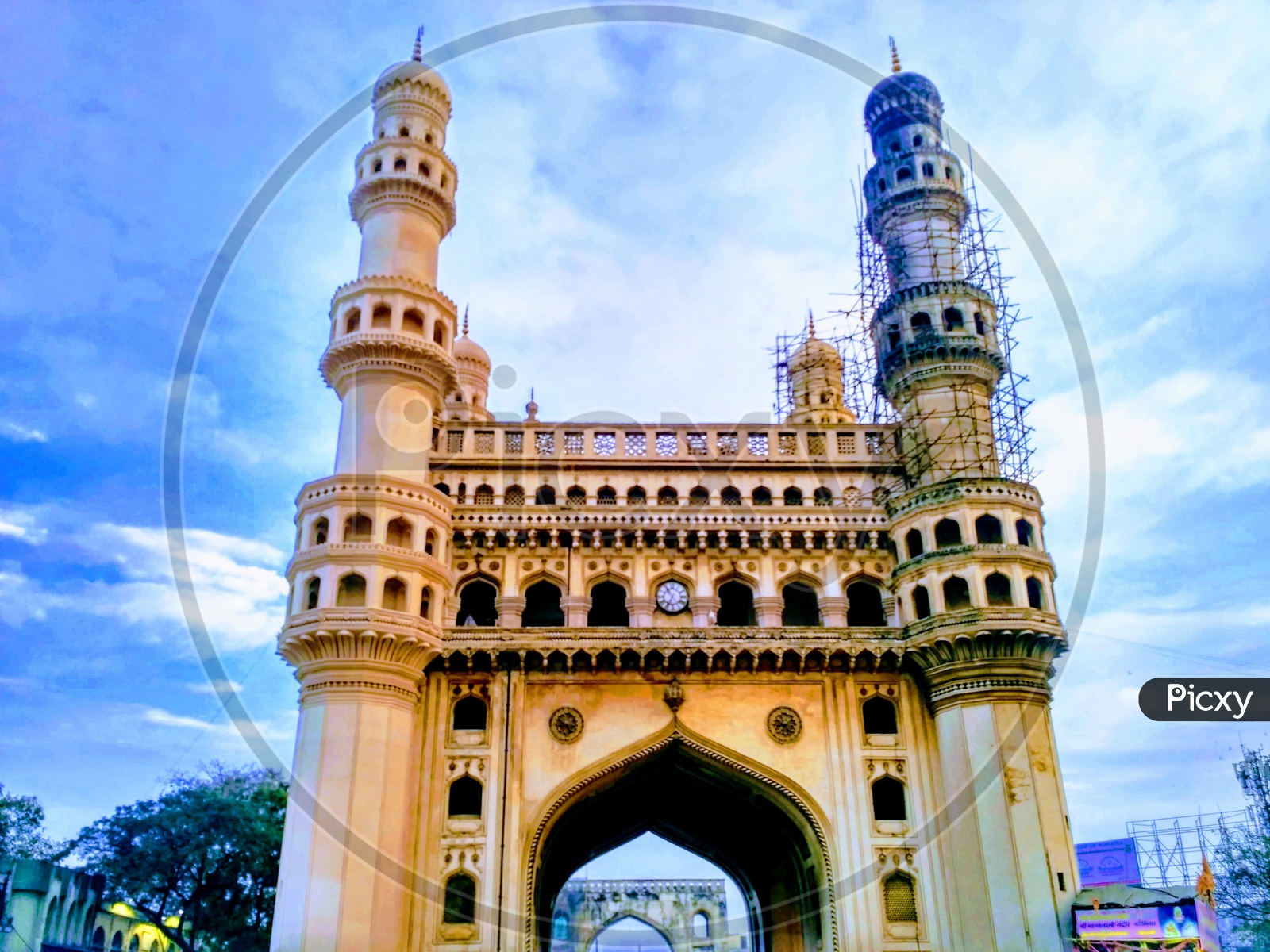 Image of Historical Land Mark Of Hyderabad Charminar-ZN482321-Picxy