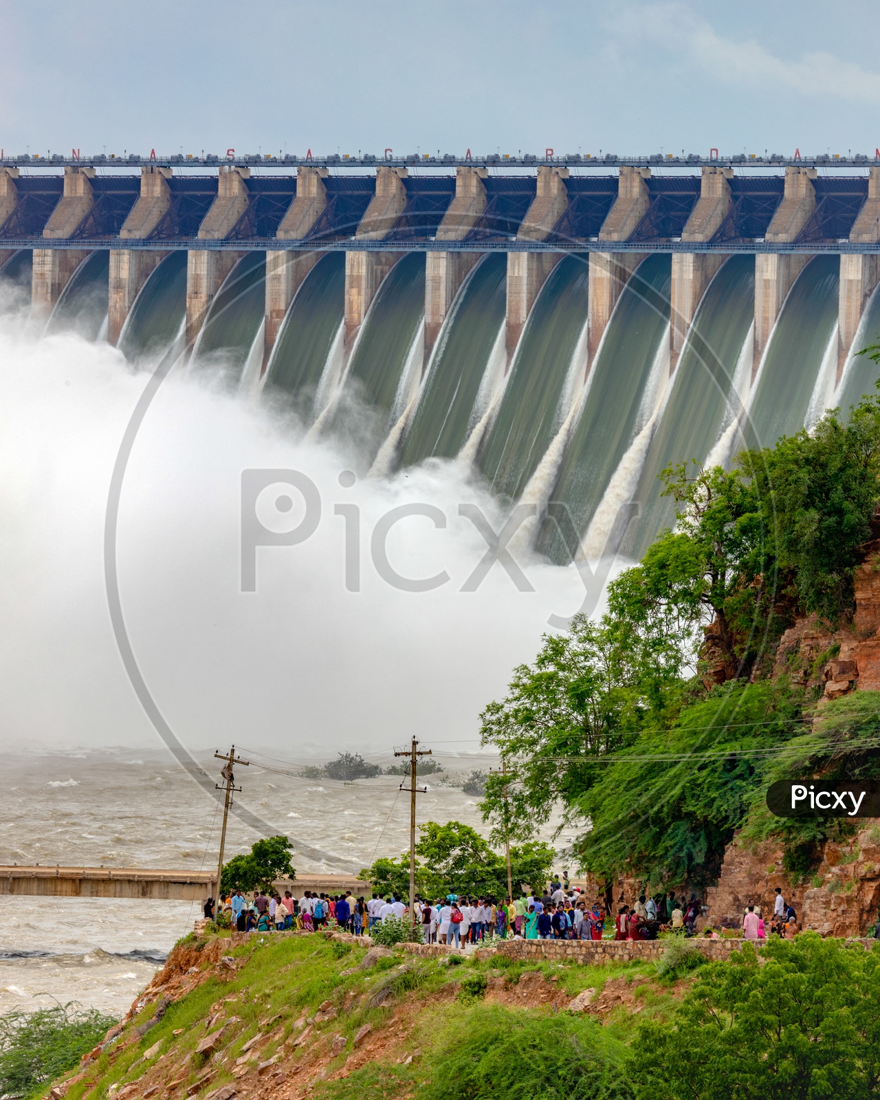 Image of Nagarjuna Sagar Dam Gates Opened Water Gushes Out-NT810051-Picxy