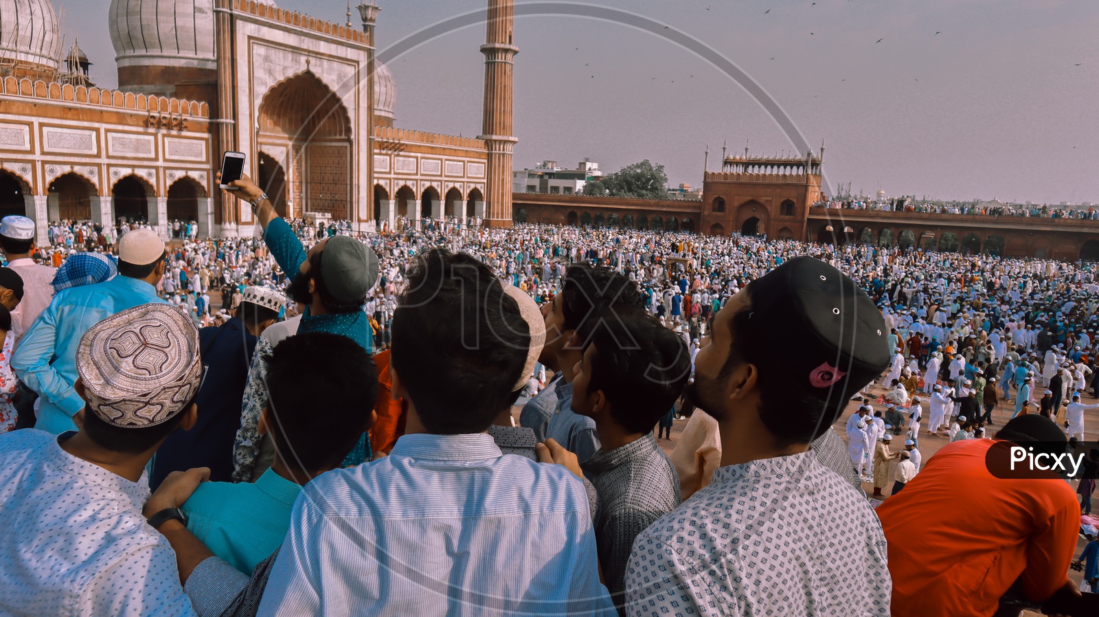 A Large Number of Muslim devotees For Ramdan Ramzan Eid-ul-fitr  Prayers at Jama Masjid