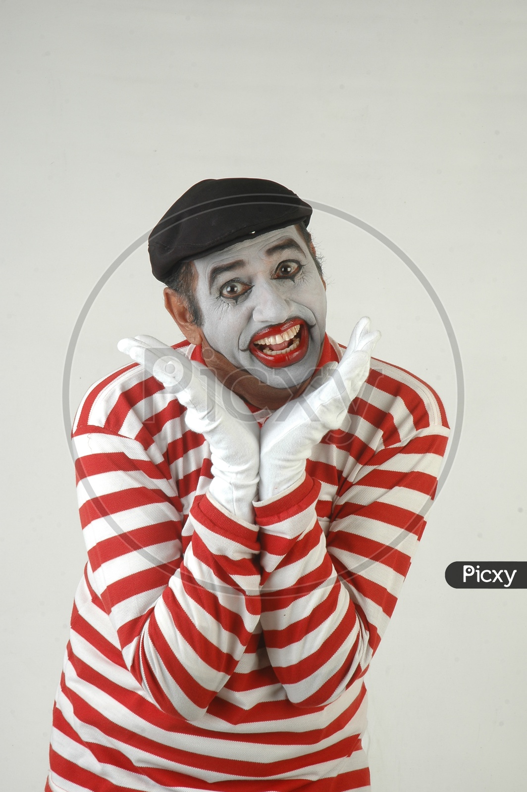 image-of-mime-artist-with-expressions-vo111244-picxy