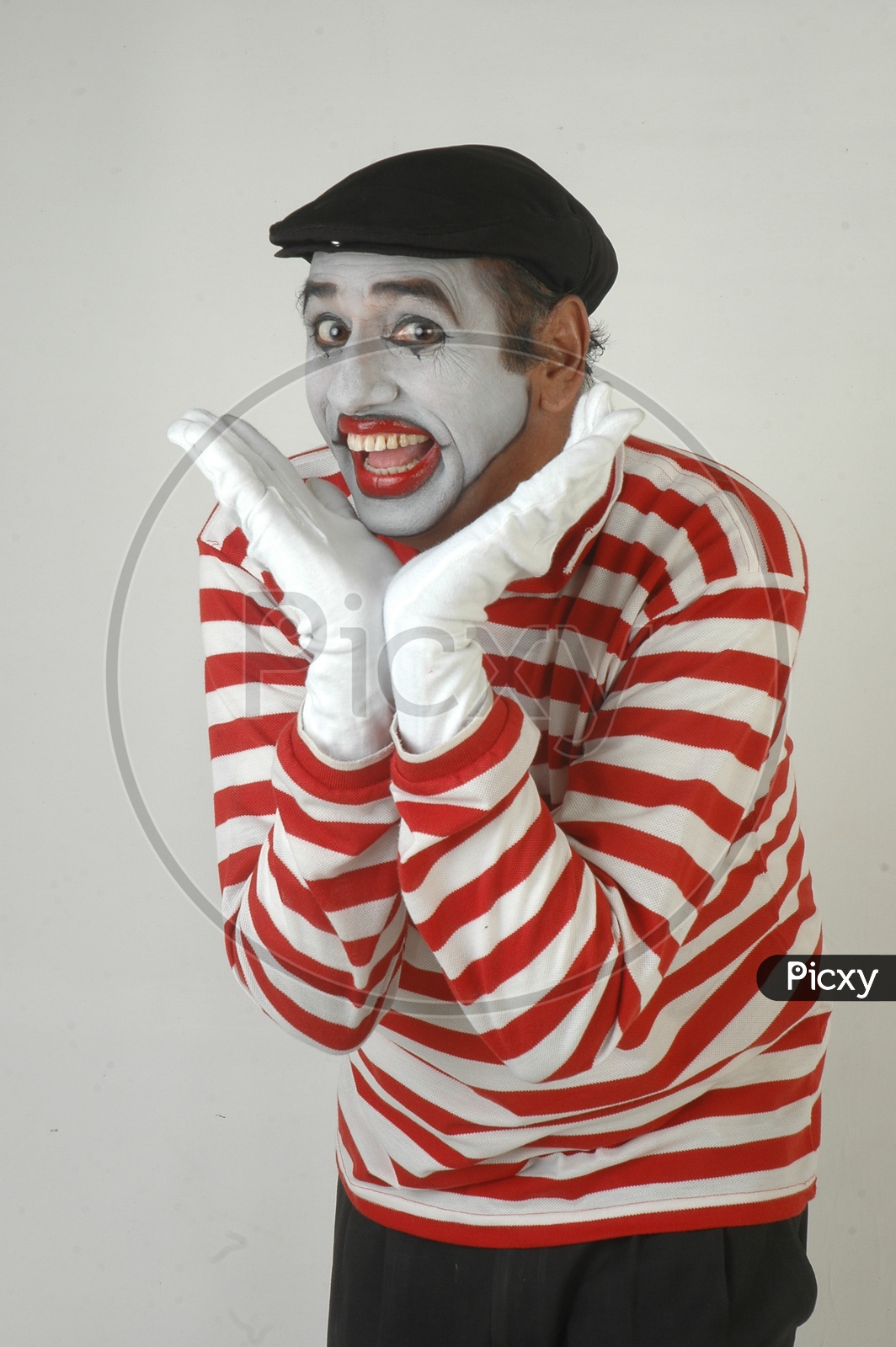 image-of-mime-artist-with-expressions-pw838014-picxy