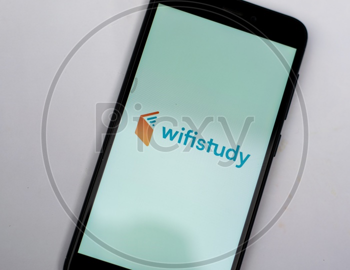 wifistudy application on smartphone