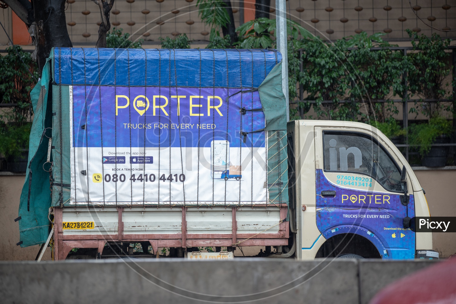 Porter, Online Truck renting Vehicle