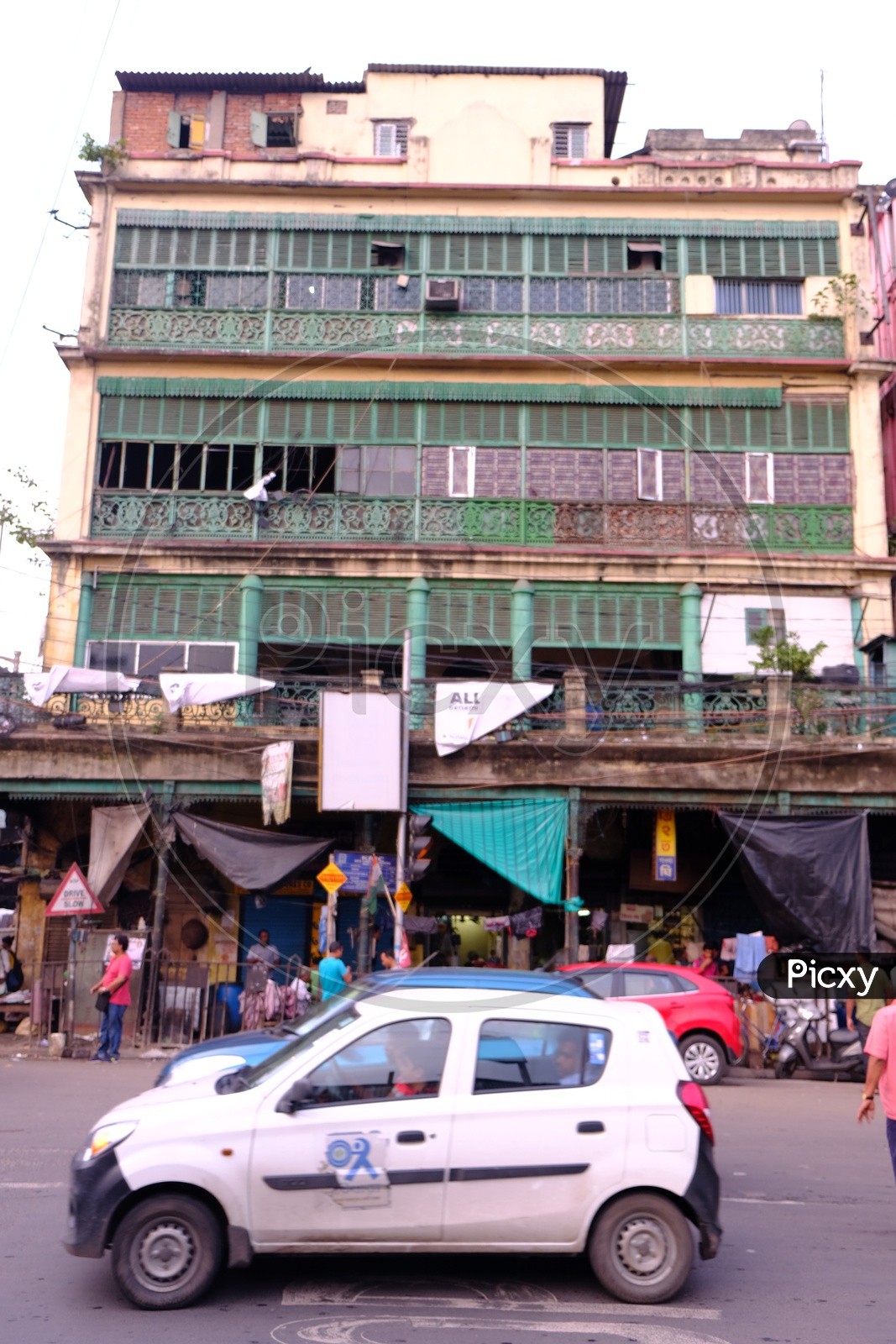 Old Building Architectures in Howrah