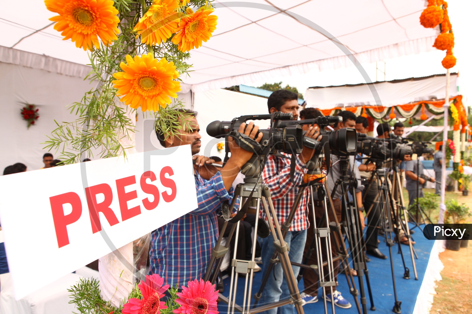 Press or Media Journalists, News Videographers
