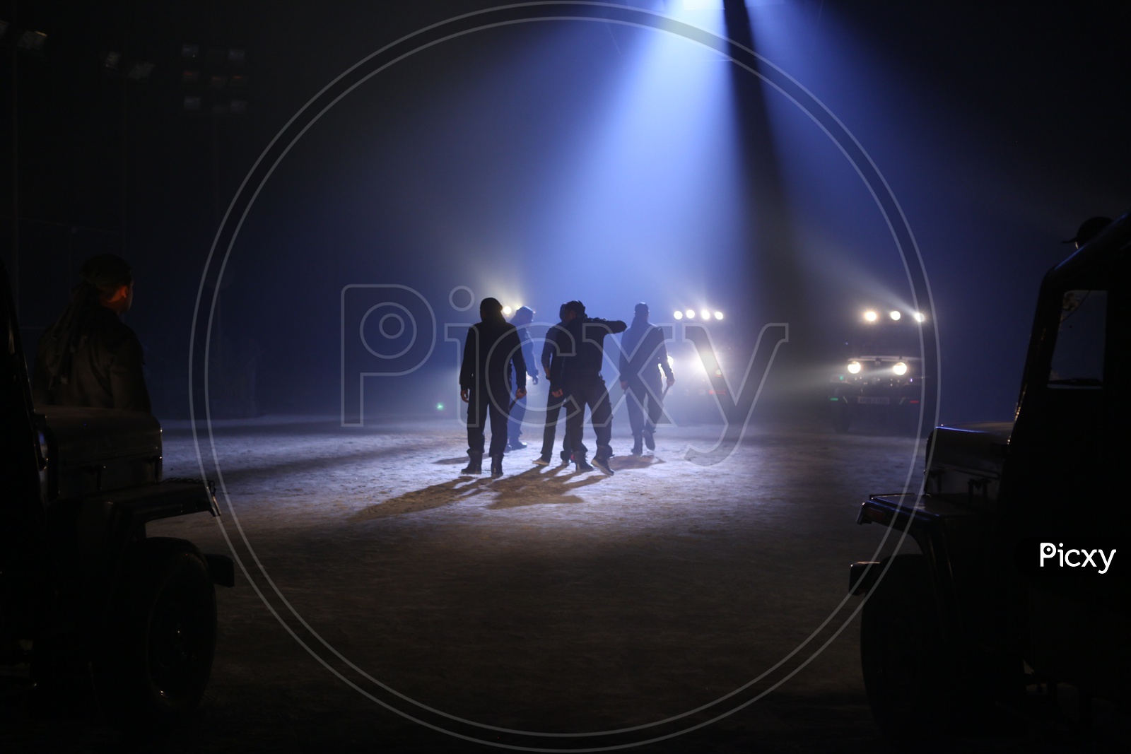 image-of-action-or-fight-sequence-shooting-xn414733-picxy