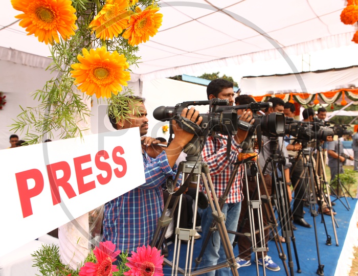 Press or Media Journalists, News Videographers