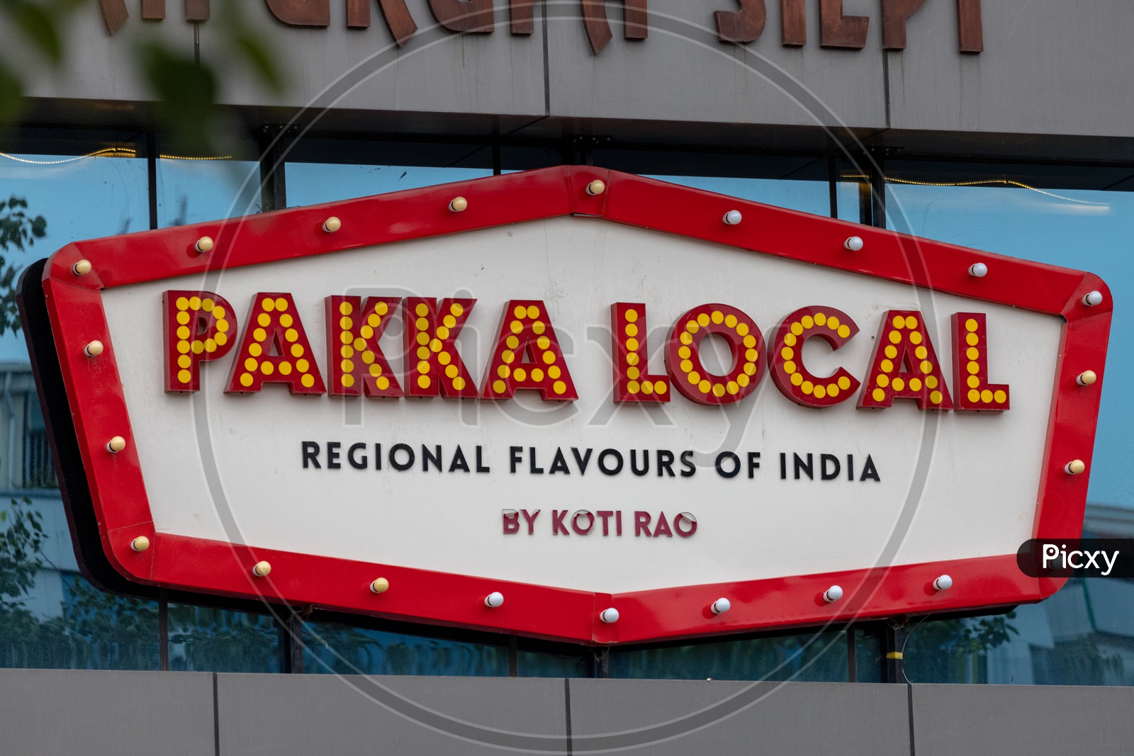 Pakka Local, Restaurant