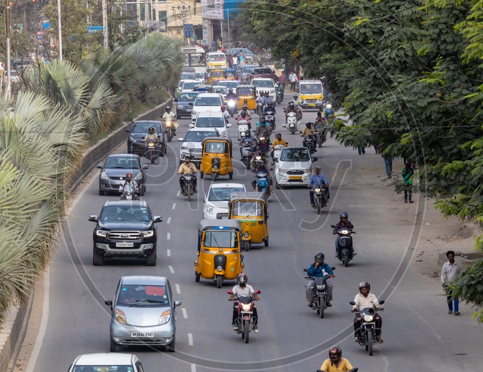 Commuting Vehicles on Urban City Roads