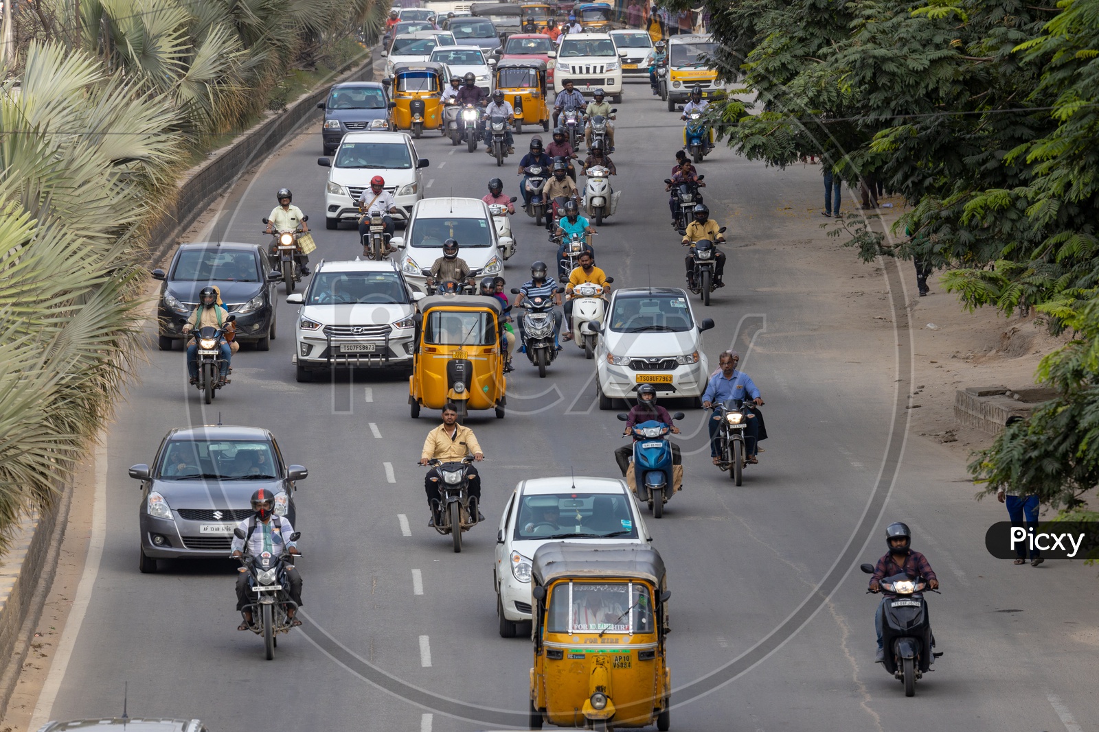 Commuting Vehicles on Urban City Roads