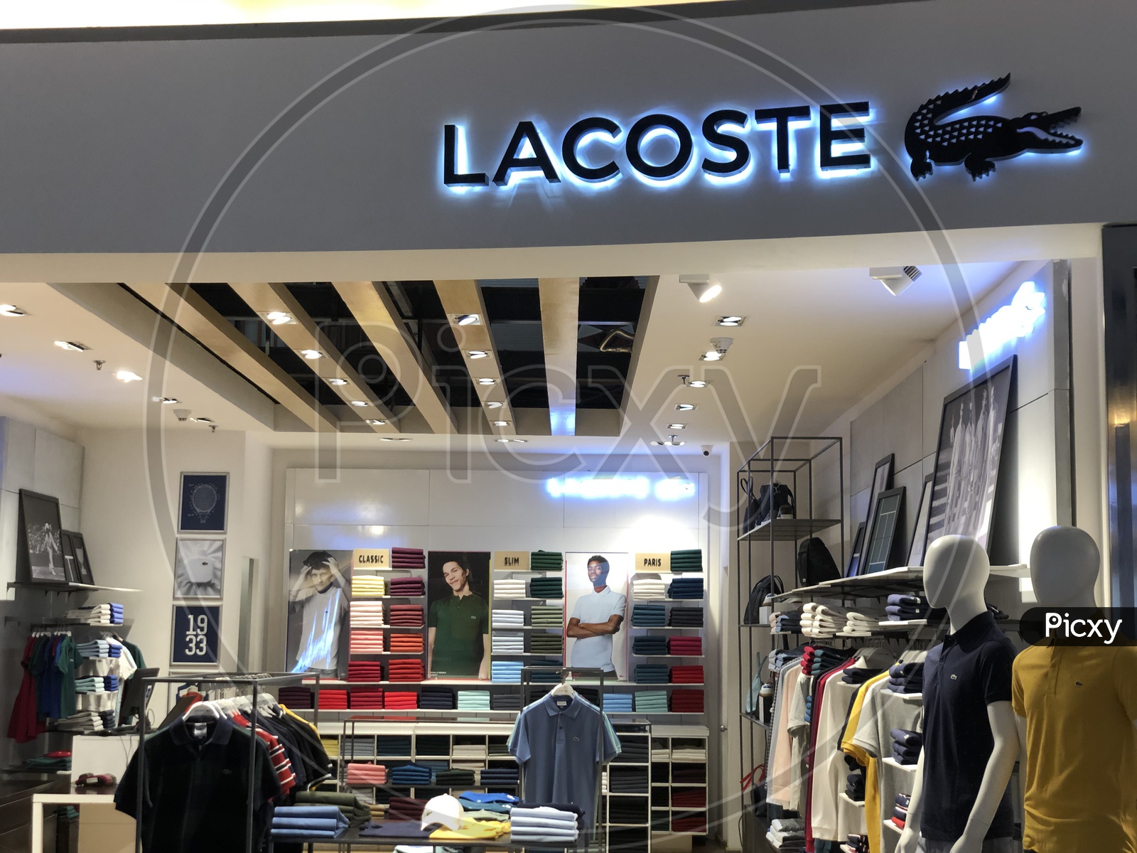 Lacoste  Outlet