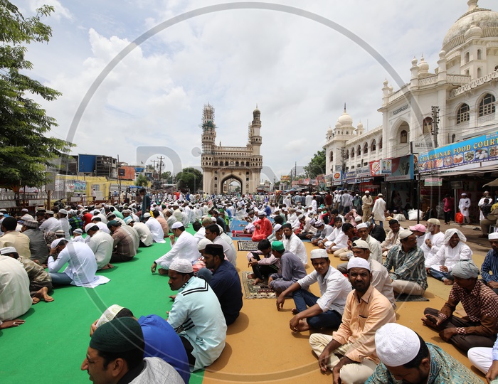 Image Of Muslim Devotees Performing Ramzan Ramdan Prayers At Jama Masjid Near Charminar Im587130