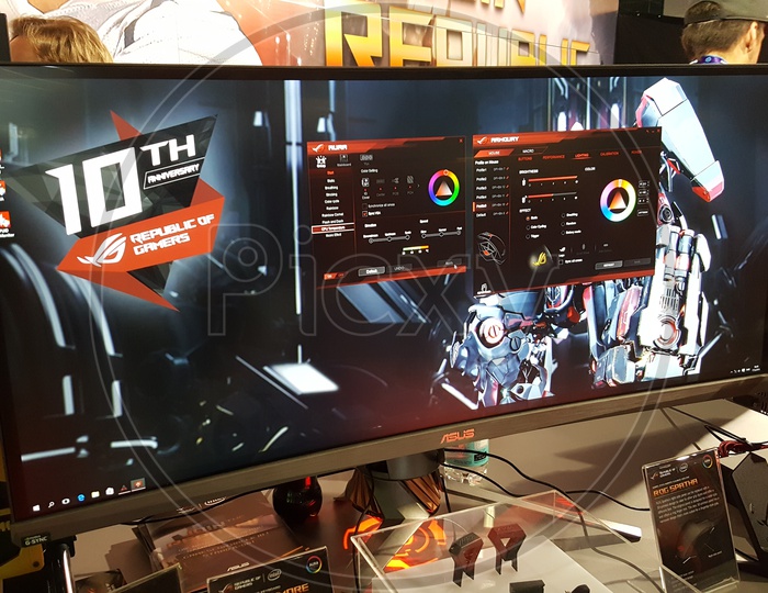 Asus Curved Screen Gaming Monitor for Gamer's