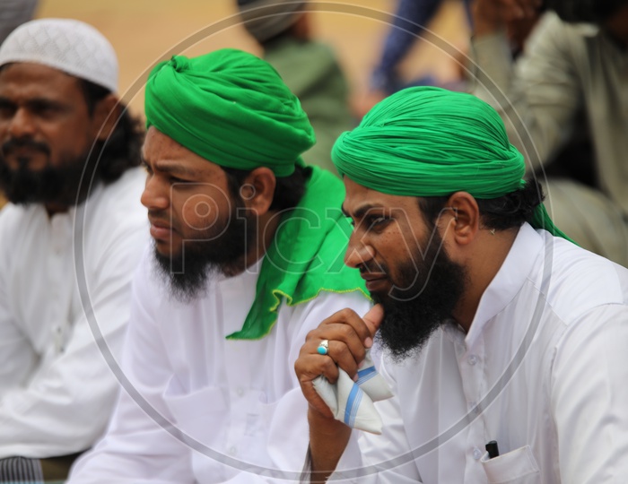 Muslim Man Wearing green Turban  At  Jama Masjid  During Ramdan Ramzan Prayers